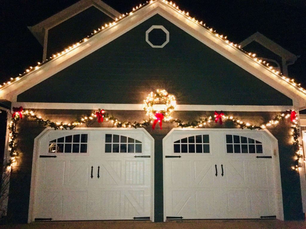 decorate-garage-door-christmas-1024x768 Creative Ways To Make Decorate Garage Door Christmas Scaled